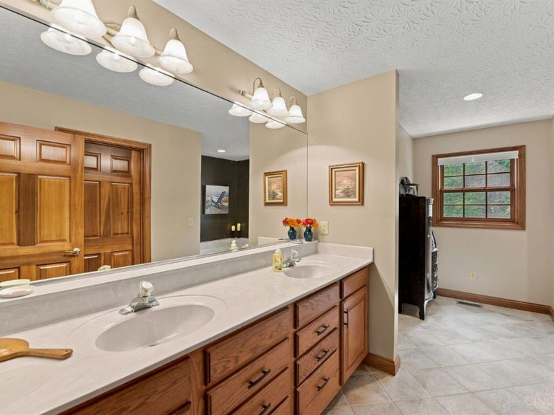 6226 Swanbrook Lane, Delhi Twp, OH 45233 Photo 23