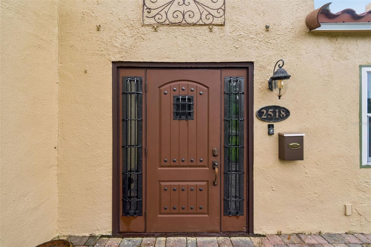2518 Granada Circle E, Saint Petersburg, FL 33712 Photo