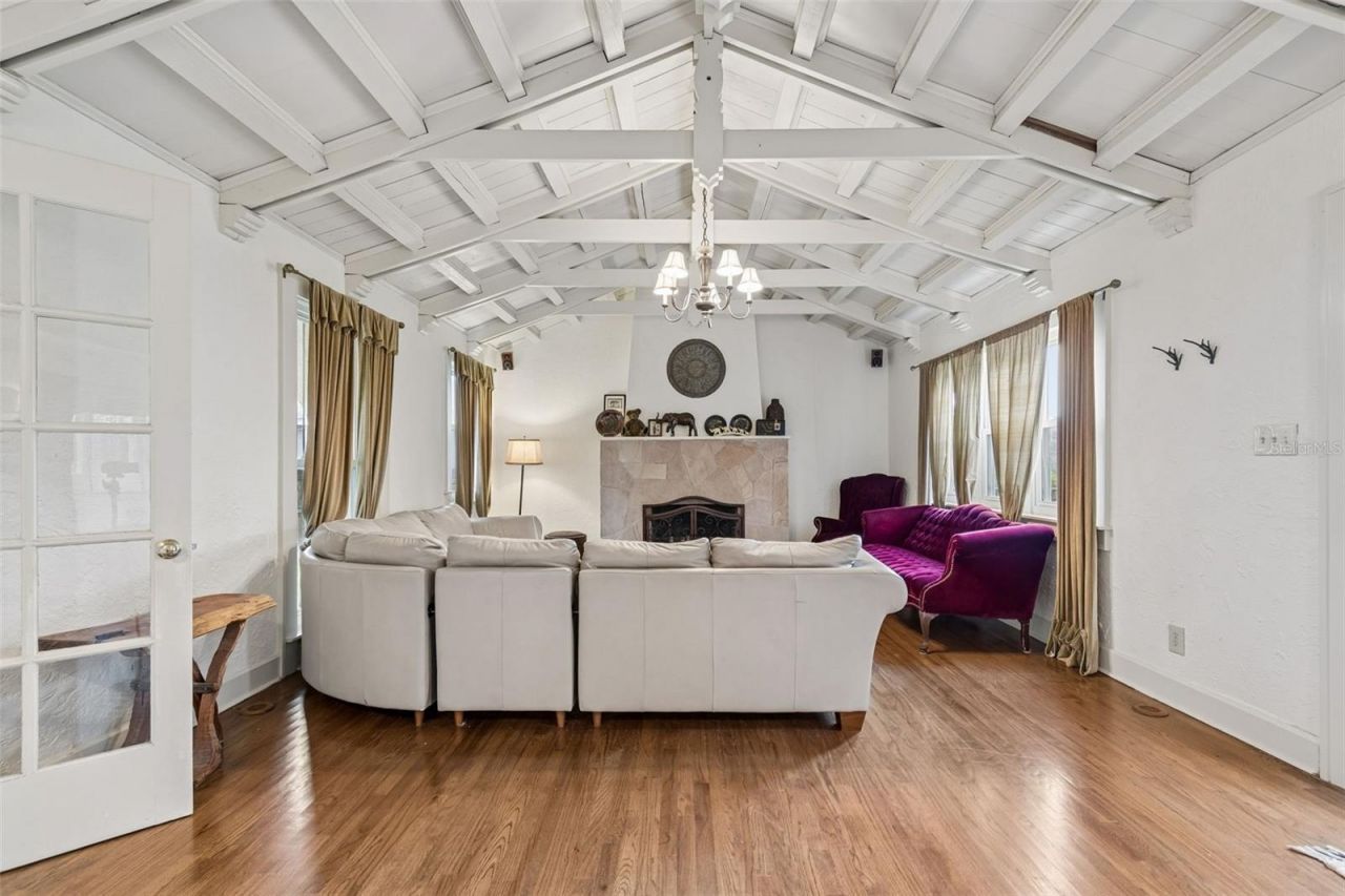 2518 Granada Circle E, Saint Petersburg, FL 33712 Photo