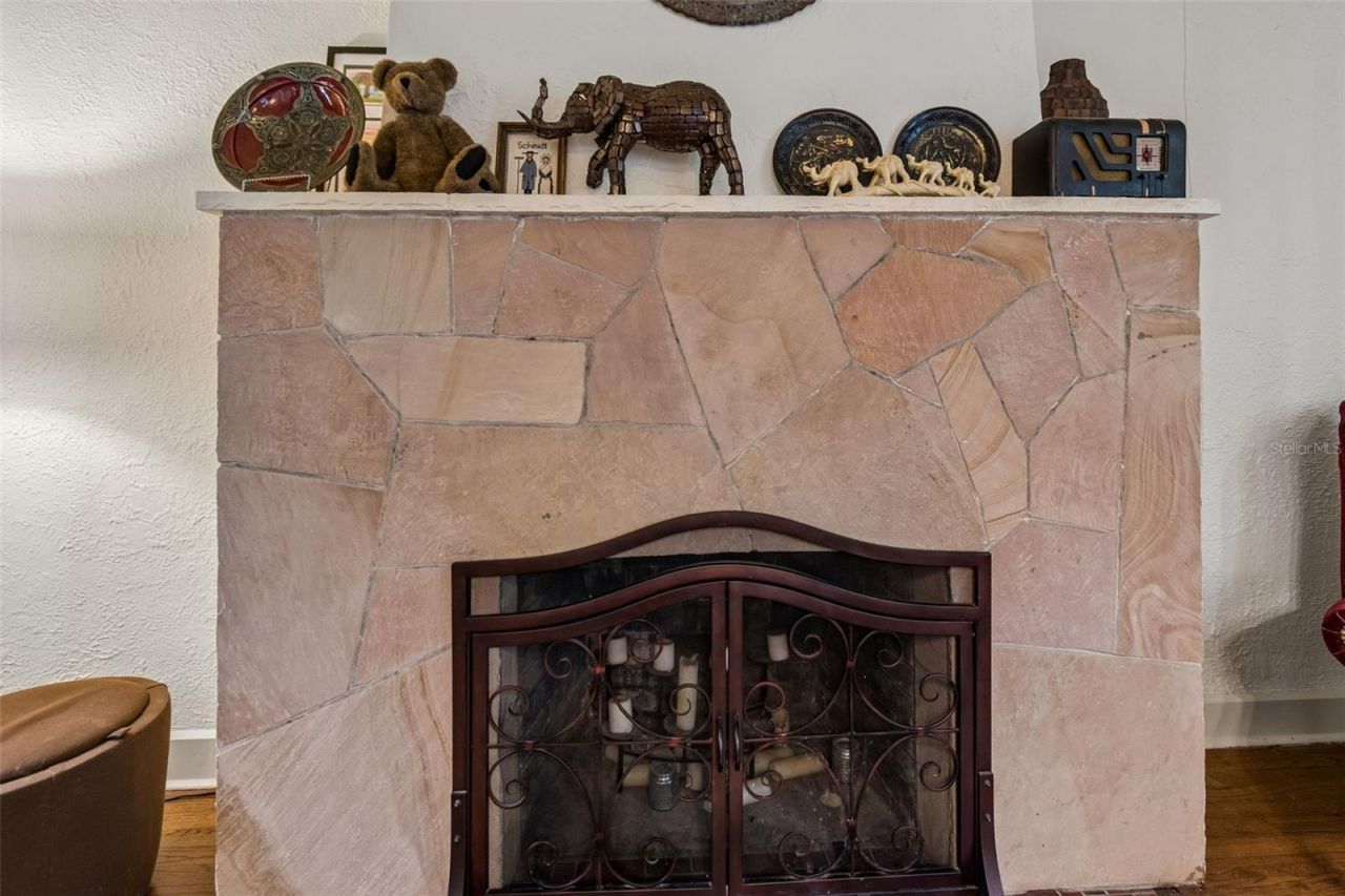 2518 Granada Circle E, Saint Petersburg, FL 33712 Photo
