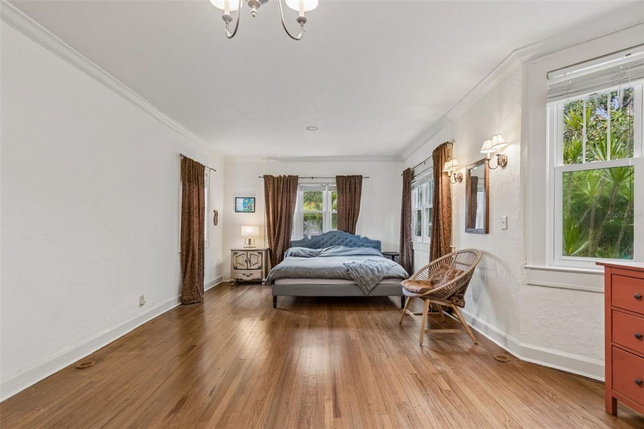 2518 Granada Circle E, Saint Petersburg, FL 33712 Photo