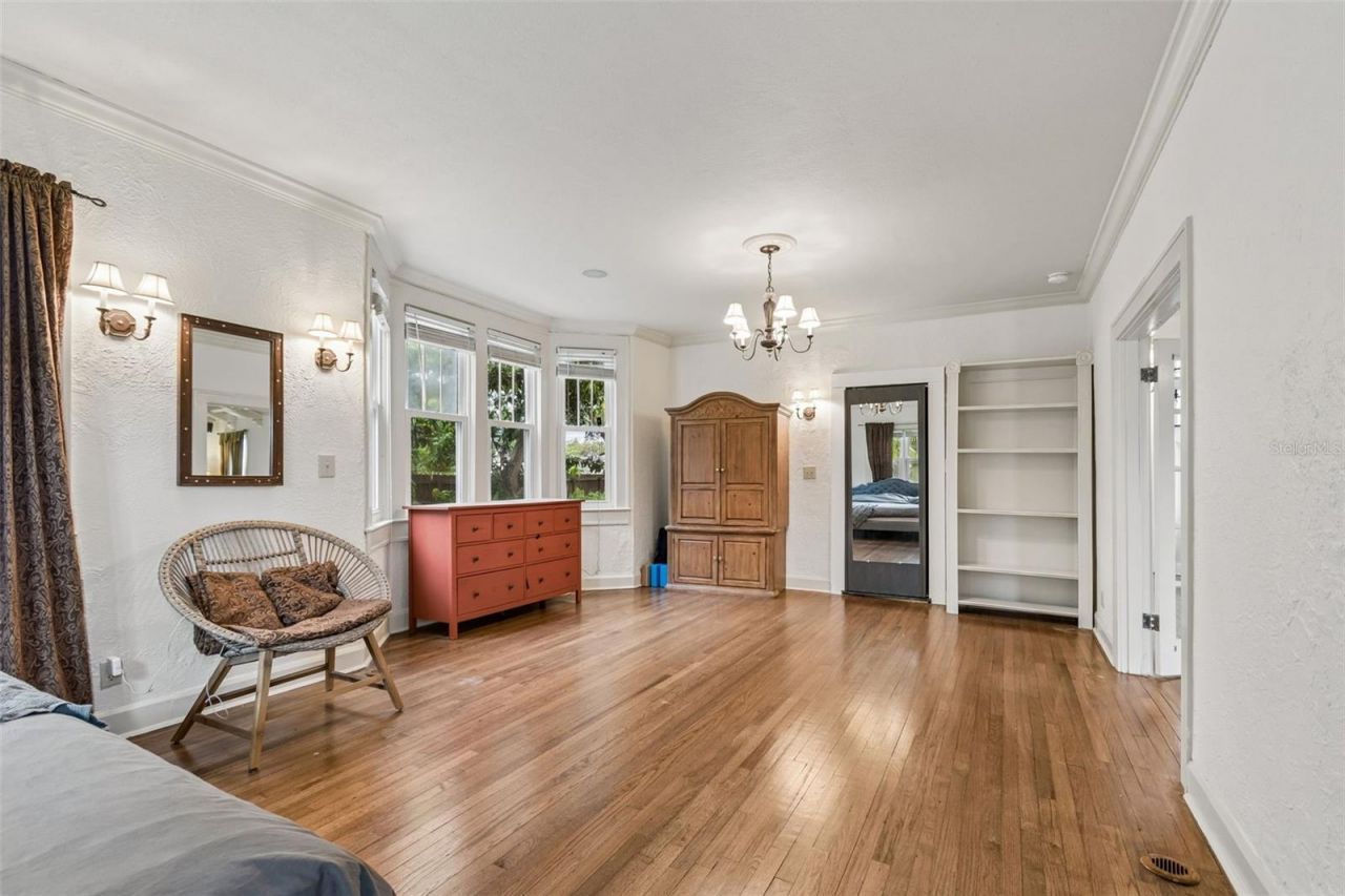 2518 Granada Circle E, Saint Petersburg, FL 33712 Photo