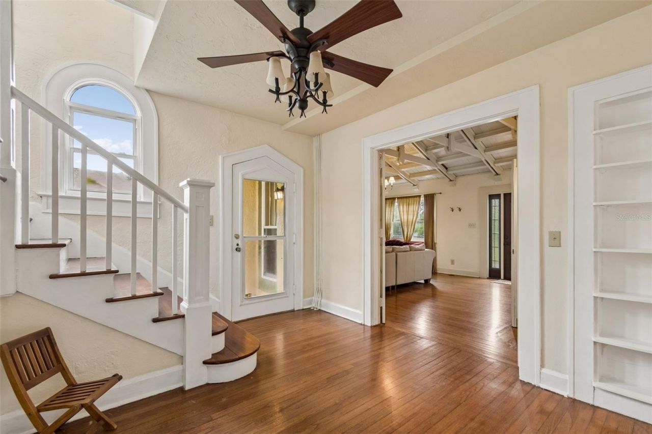 2518 Granada Circle E, Saint Petersburg, FL 33712 Photo