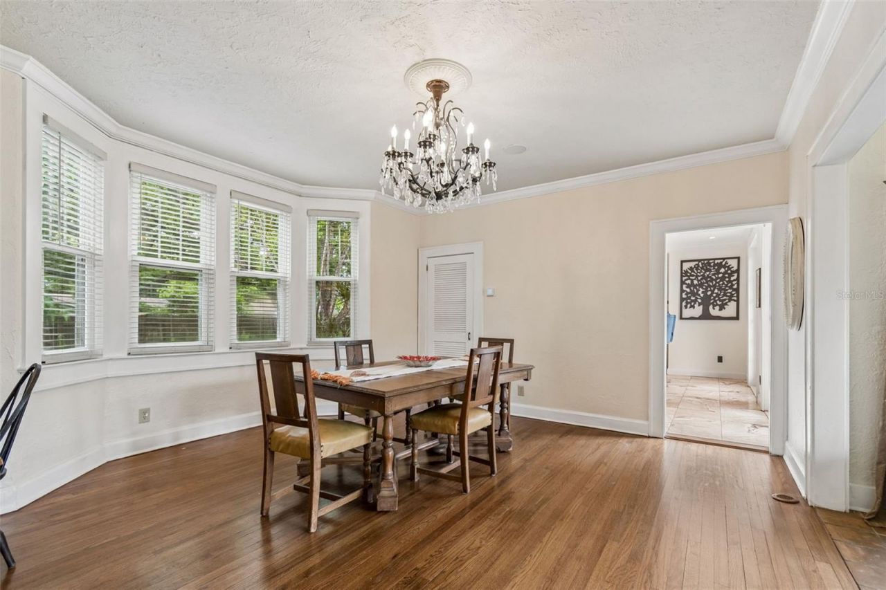 2518 Granada Circle E, Saint Petersburg, FL 33712 Photo
