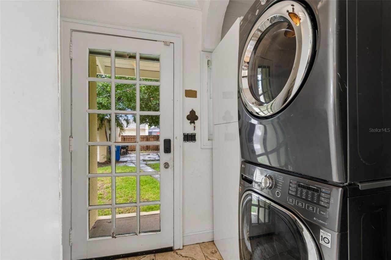 2518 Granada Circle E, Saint Petersburg, FL 33712 Photo