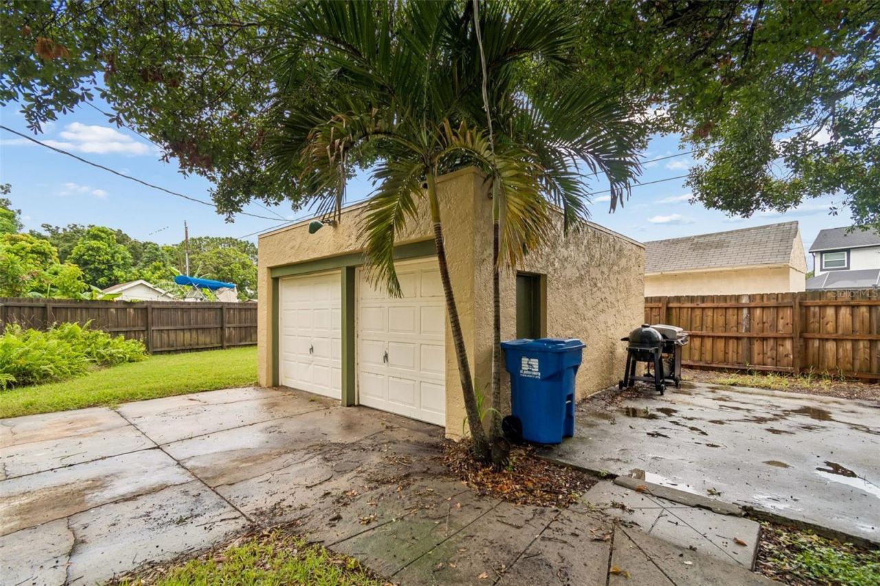 2518 Granada Circle E, Saint Petersburg, FL 33712 Photo