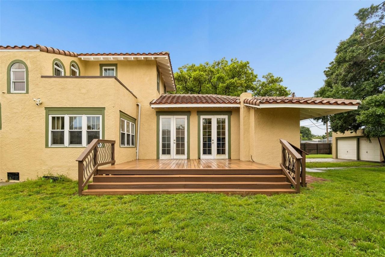 2518 Granada Circle E, Saint Petersburg, FL 33712 Photo