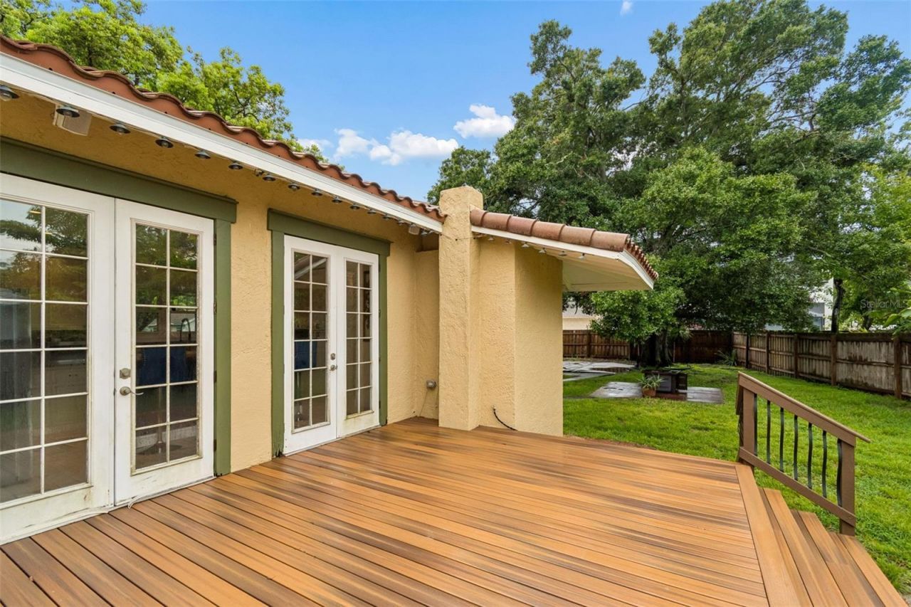 2518 Granada Circle E, Saint Petersburg, FL 33712 Photo