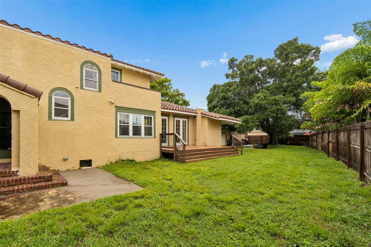 2518 Granada Circle E, Saint Petersburg, FL 33712 Photo