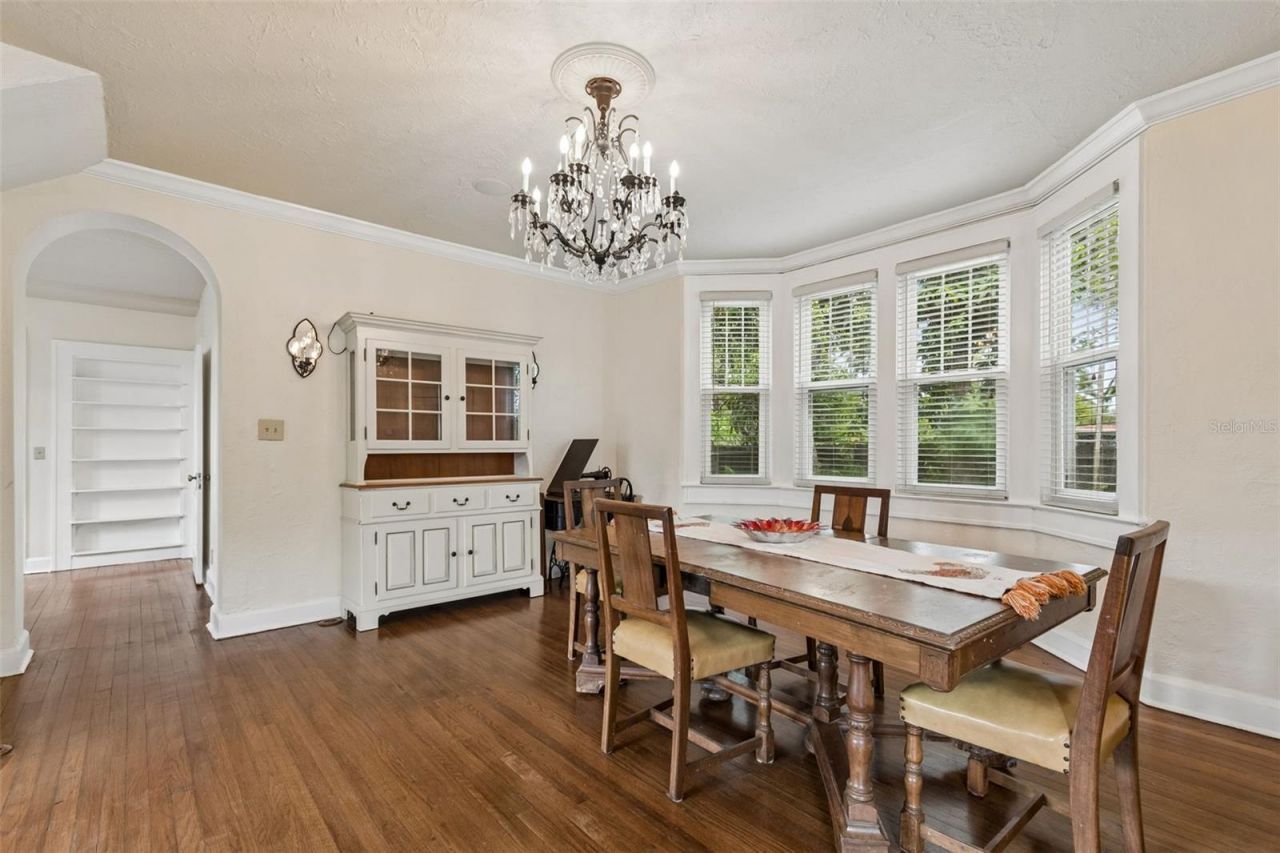 2518 Granada Circle E, Saint Petersburg, FL 33712 Photo