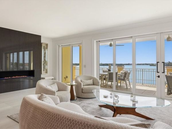 7 Royal Palm Point, Unit PHW, Vero Beach, FL 32960