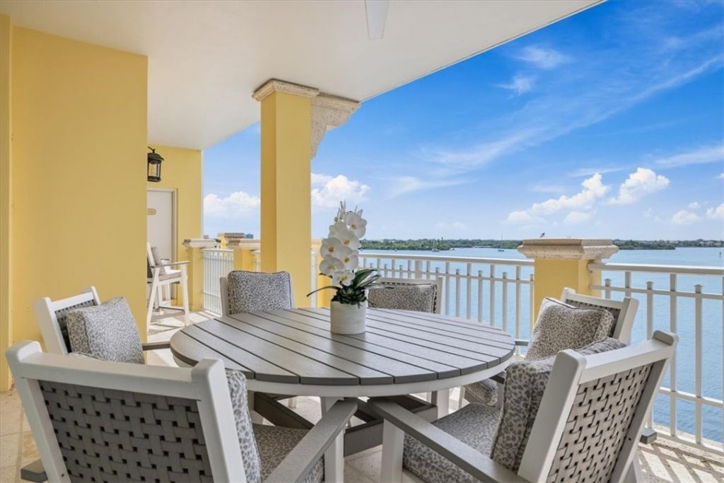 7 Royal Palm Point, Unit PHW, Vero Beach, FL 32960 Photo