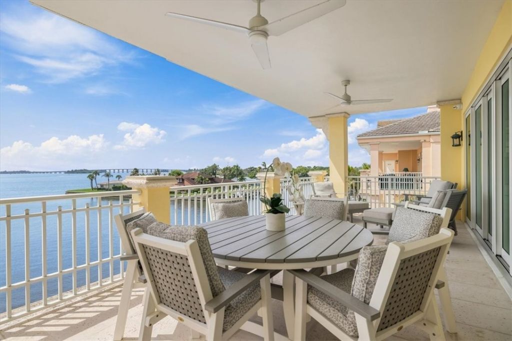 7 Royal Palm Point, Unit PHW, Vero Beach, FL 32960 Photo