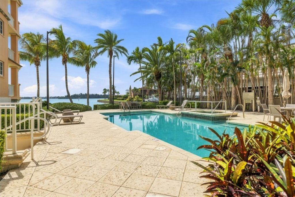 7 Royal Palm Point, Unit PHW, Vero Beach, FL 32960 Photo