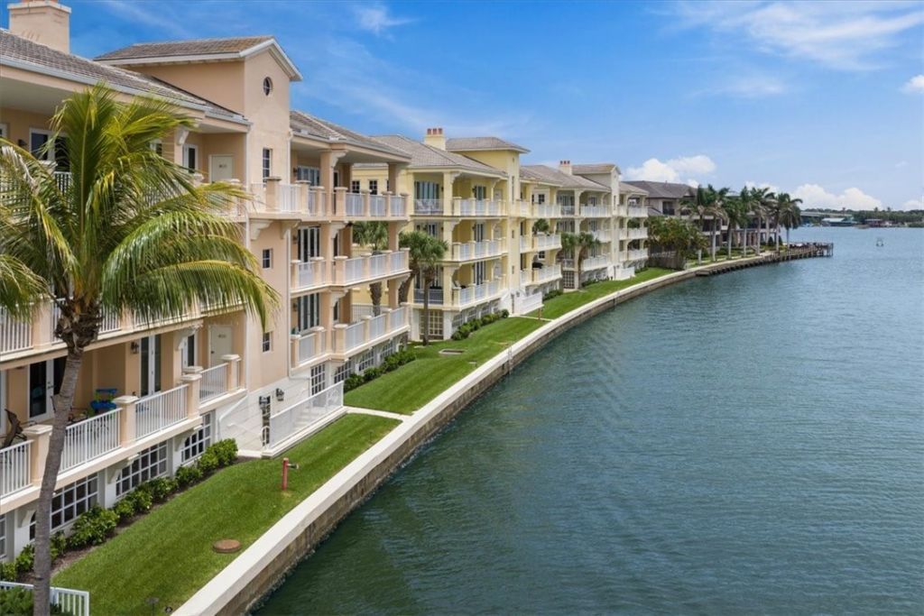 7 Royal Palm Point, Unit PHW, Vero Beach, FL 32960 Photo