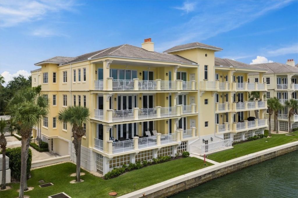 7 Royal Palm Point, Unit PHW, Vero Beach, FL 32960 Photo