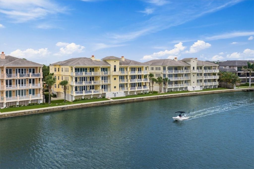 7 Royal Palm Point, Unit PHW, Vero Beach, FL 32960 Photo