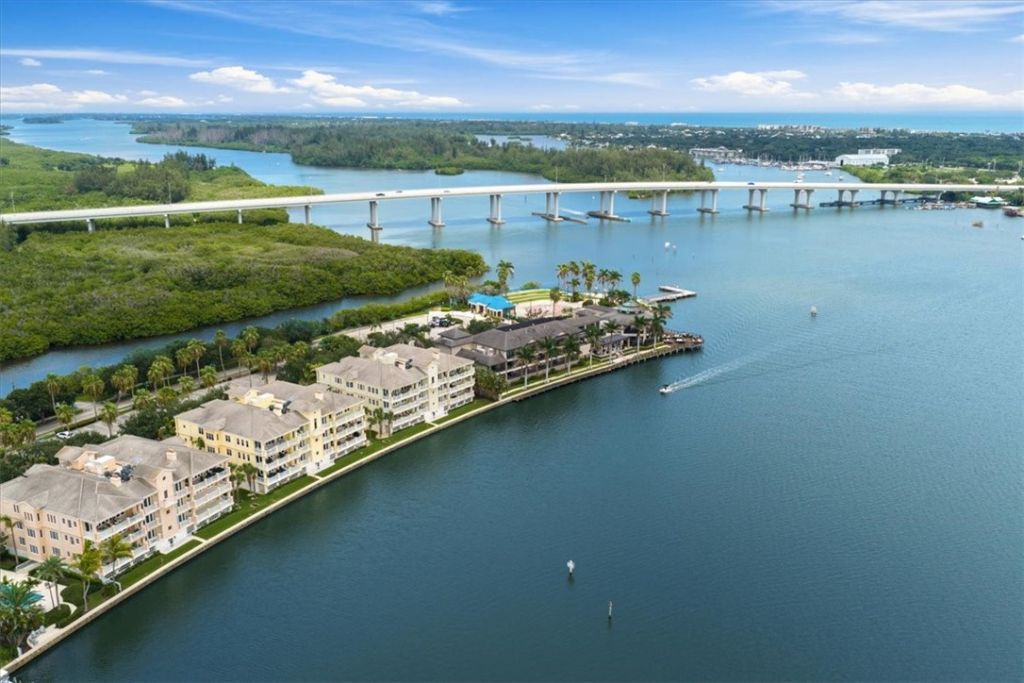 7 Royal Palm Point, Unit PHW, Vero Beach, FL 32960 Photo