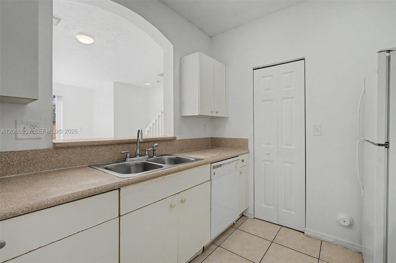 975 NE 42nd Ter, Unit 975, Homestead, FL 33033 Photo