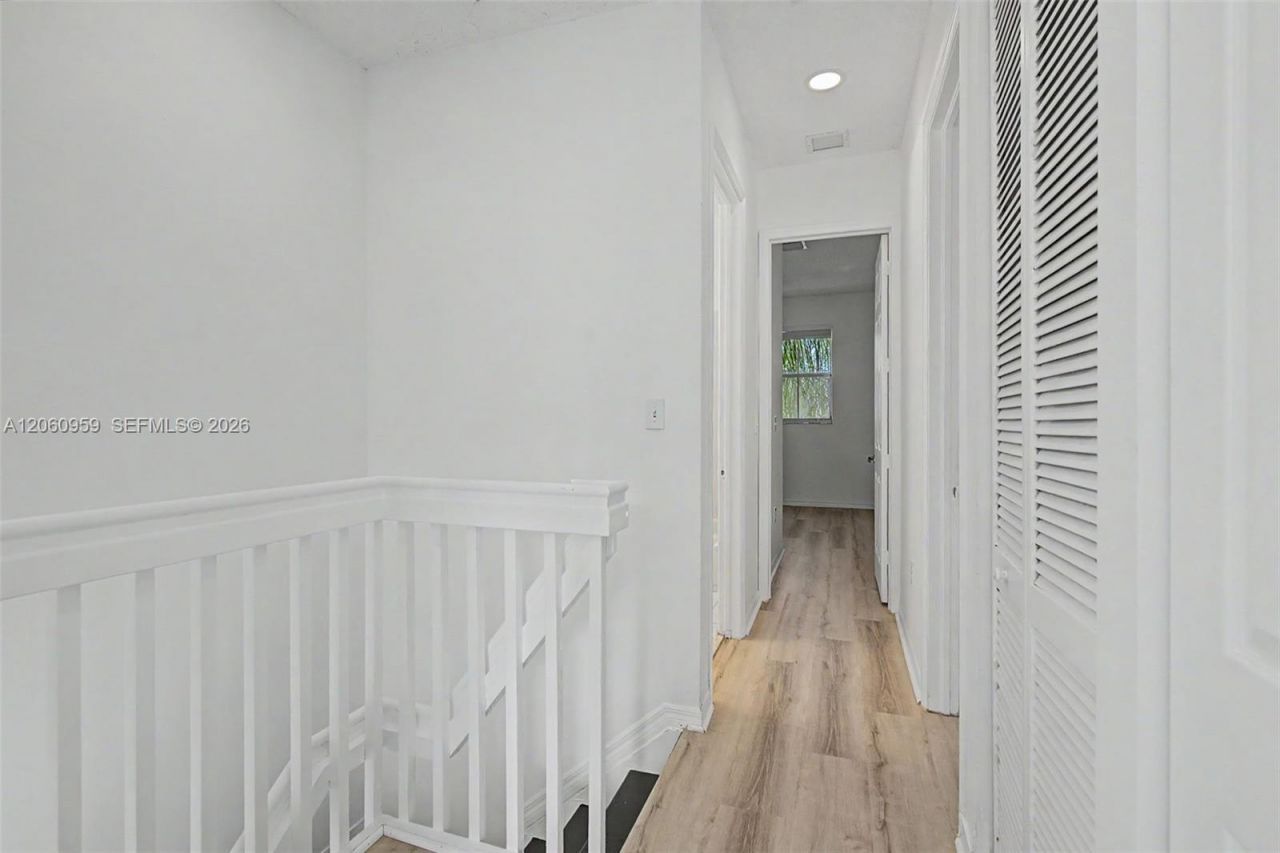 975 NE 42nd Ter, Unit 975, Homestead, FL 33033 Photo