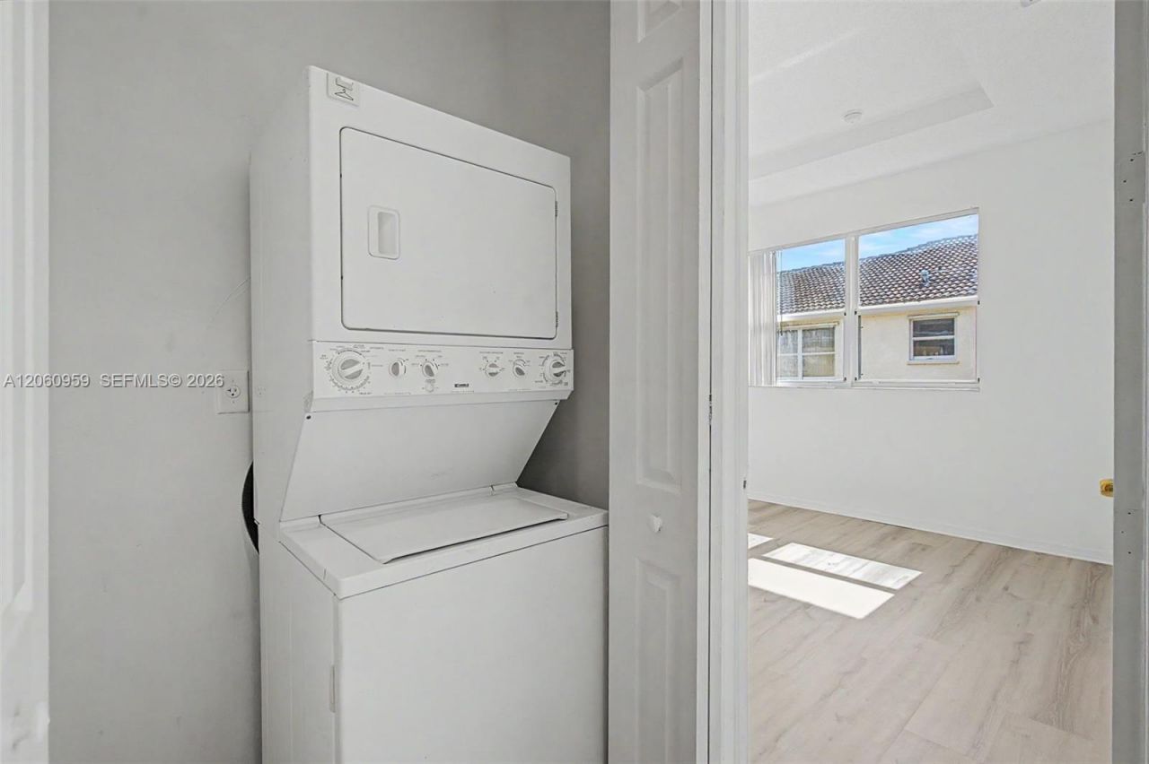 975 NE 42nd Ter, Unit 975, Homestead, FL 33033 Photo