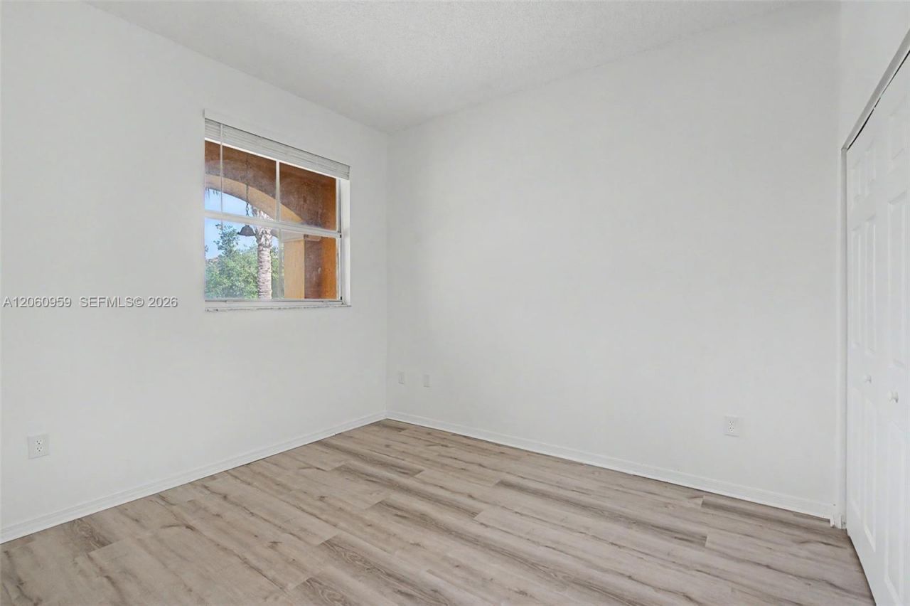 975 NE 42nd Ter, Unit 975, Homestead, FL 33033 Photo