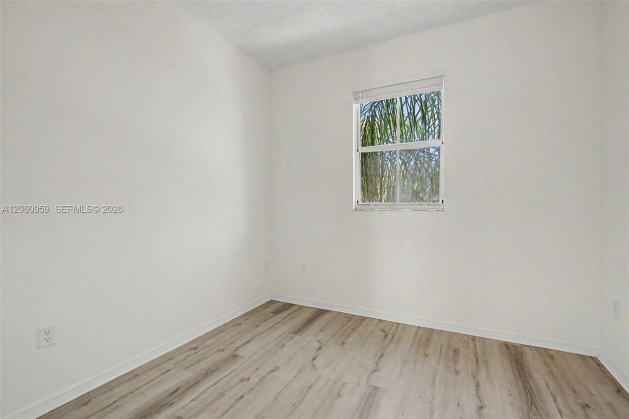 975 NE 42nd Ter, Unit 975, Homestead, FL 33033 Photo