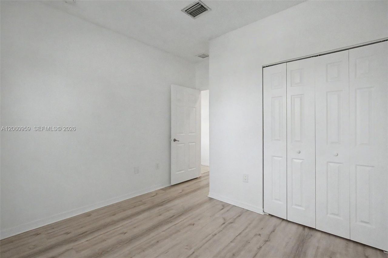 975 NE 42nd Ter, Unit 975, Homestead, FL 33033 Photo