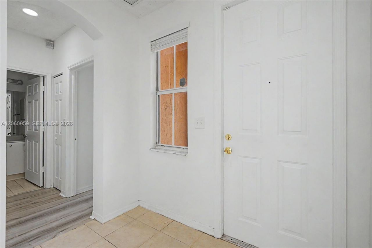 975 NE 42nd Ter, Unit 975, Homestead, FL 33033 Photo