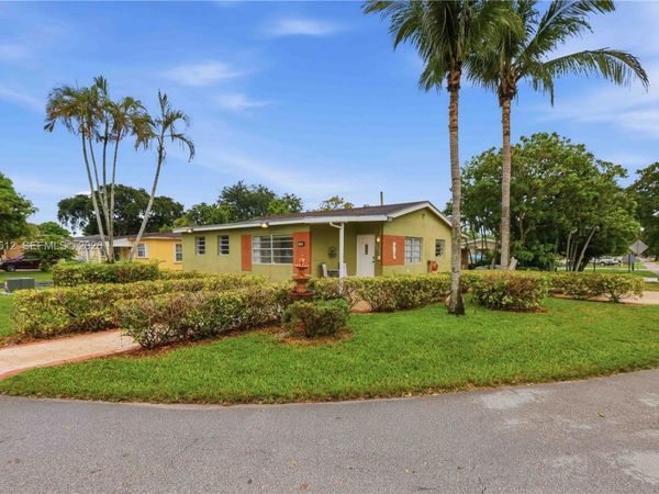 6448 Funston St , Hollywood, FL 33023