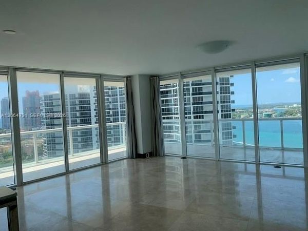 450 Alton Rd, Unit 2207, Miami Beach, FL 33139