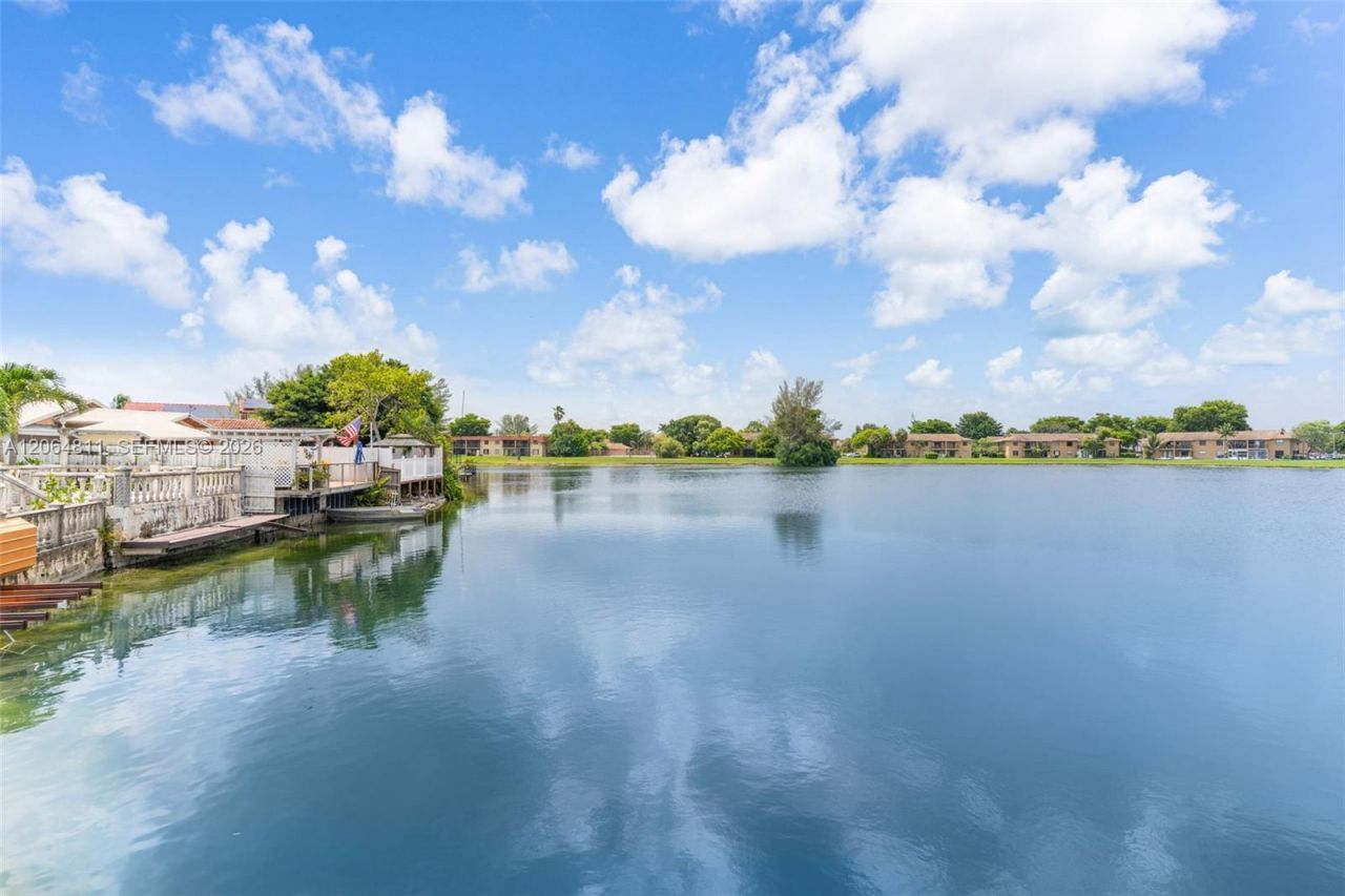 2523 W 65th St, Hialeah, FL 33016 Photo
