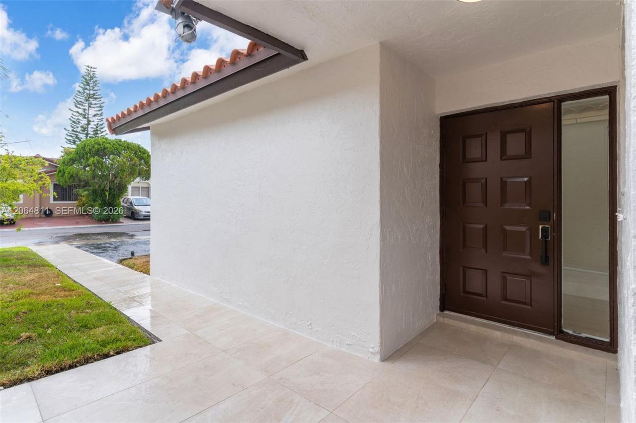 2523 W 65th St, Hialeah, FL 33016 Photo