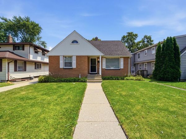 1009 Leith Avenue, Waukegan, IL 60085