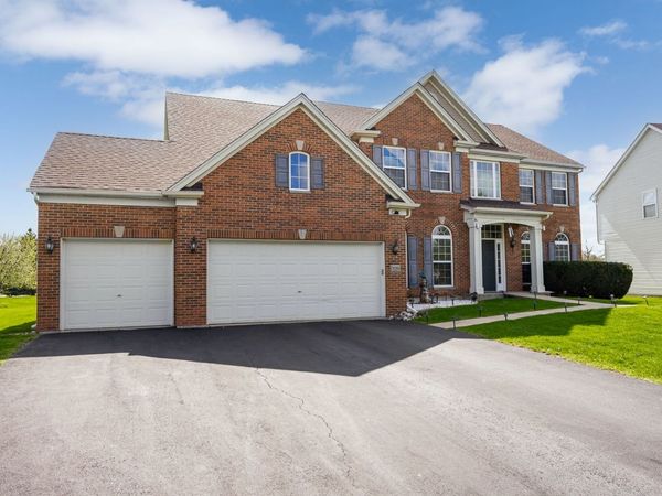 329 Chick Evans Street , Bolingbrook, IL 60490