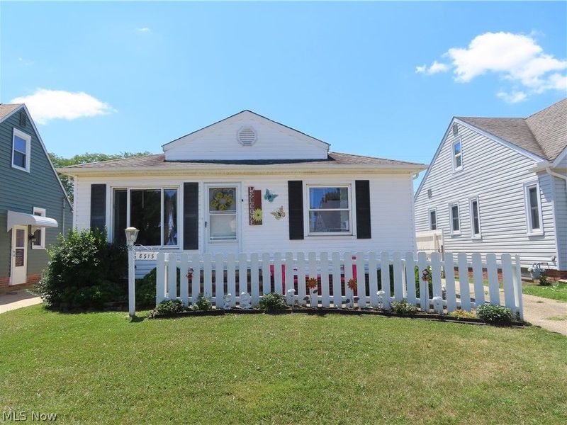 8515 Renwood Drive , Parma, OH 44129 Photo 3