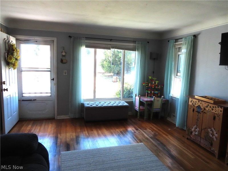 8515 Renwood Drive , Parma, OH 44129 Photo 6