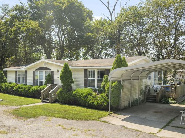2004 E Main Street, Niles, MI 49120