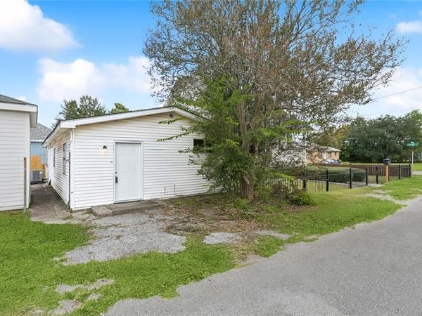 601 MEHLE Street , Unit B, Arabi, LA 70032
