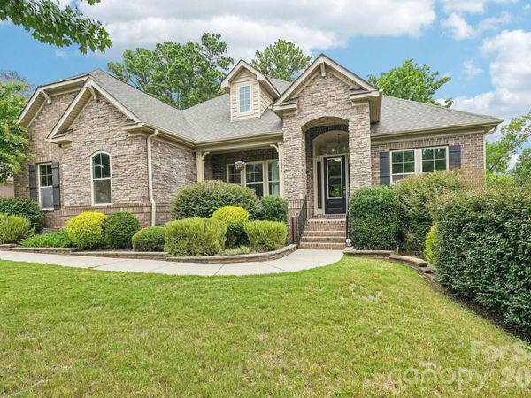 16521 Governors Club Court, Charlotte, NC 28278