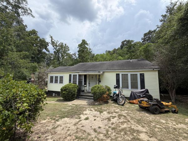 522 W 28th St., Laurel, MS 39440