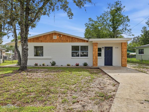 1228 SE 19TH Street, Gainesville, FL 32641