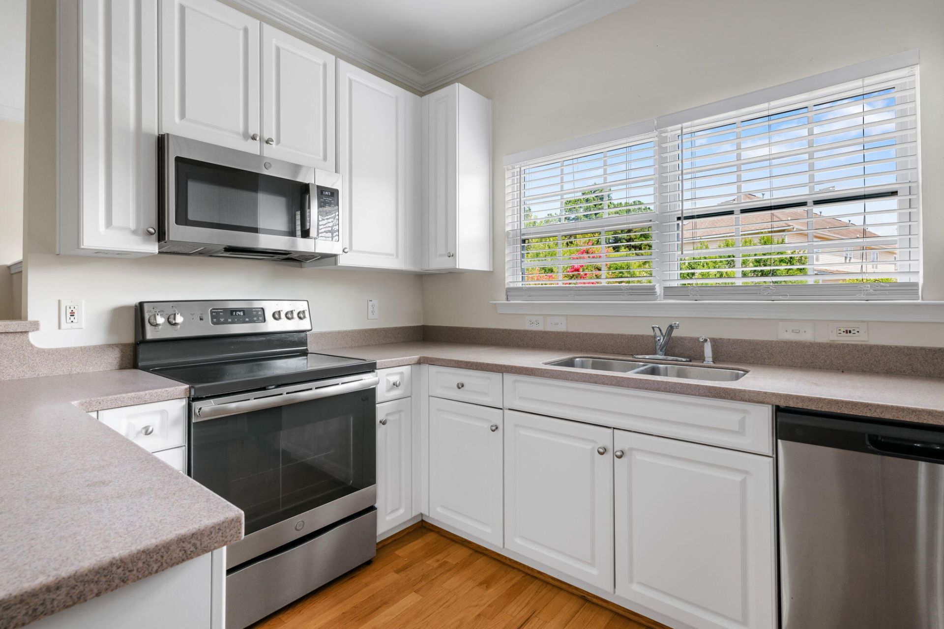 4102 Babbitt Street Photo 16