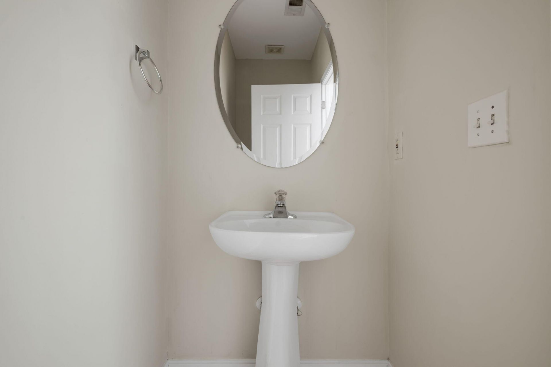 4102 Babbitt Street Photo 19