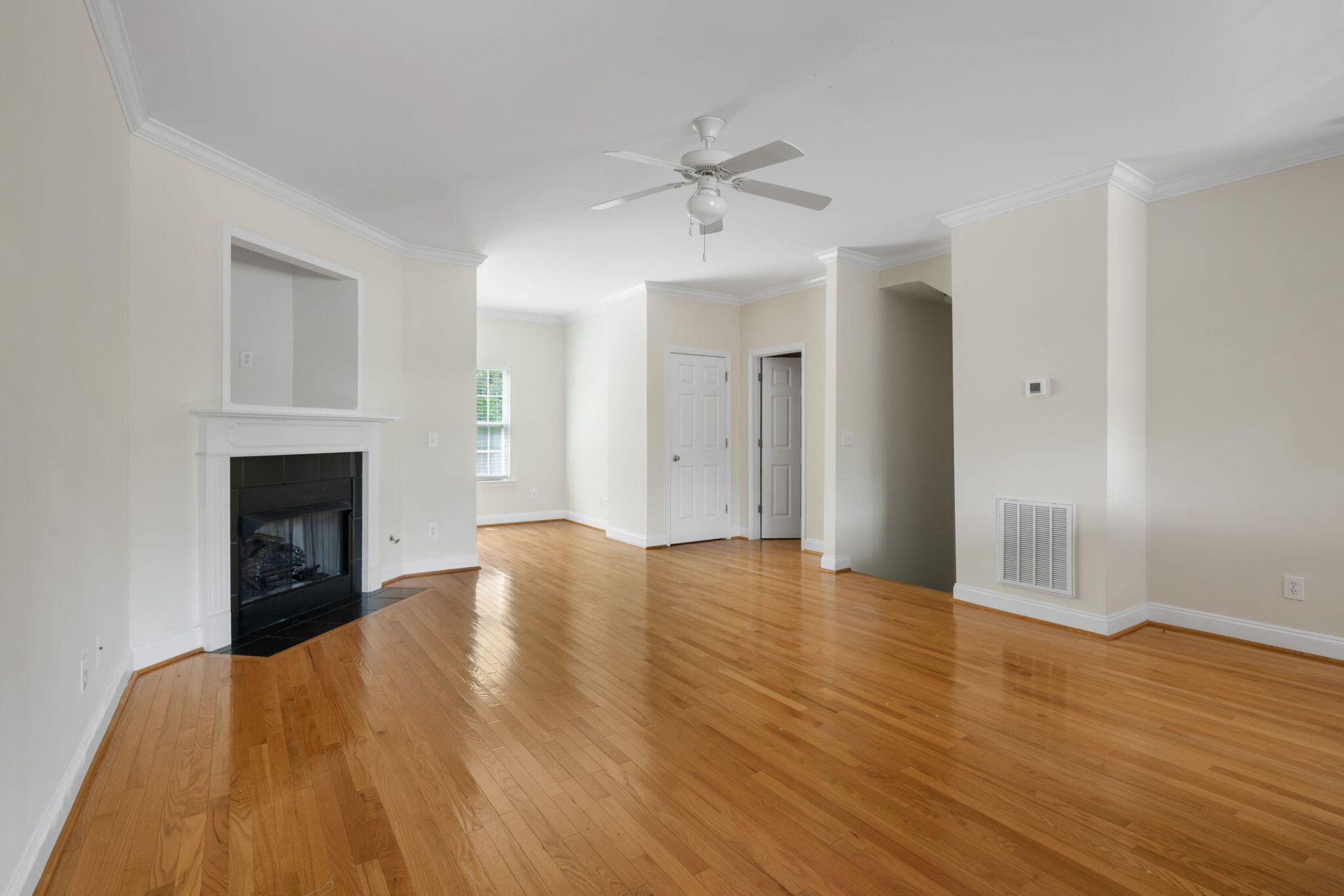 4102 Babbitt Street Photo 8