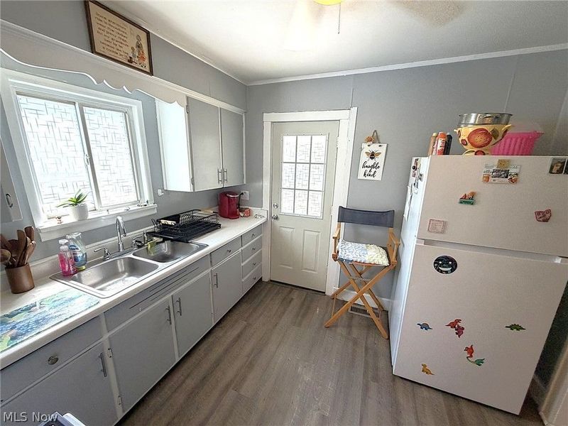 274 Bon Air Avenue , Elyria, OH 44035 Photo 6