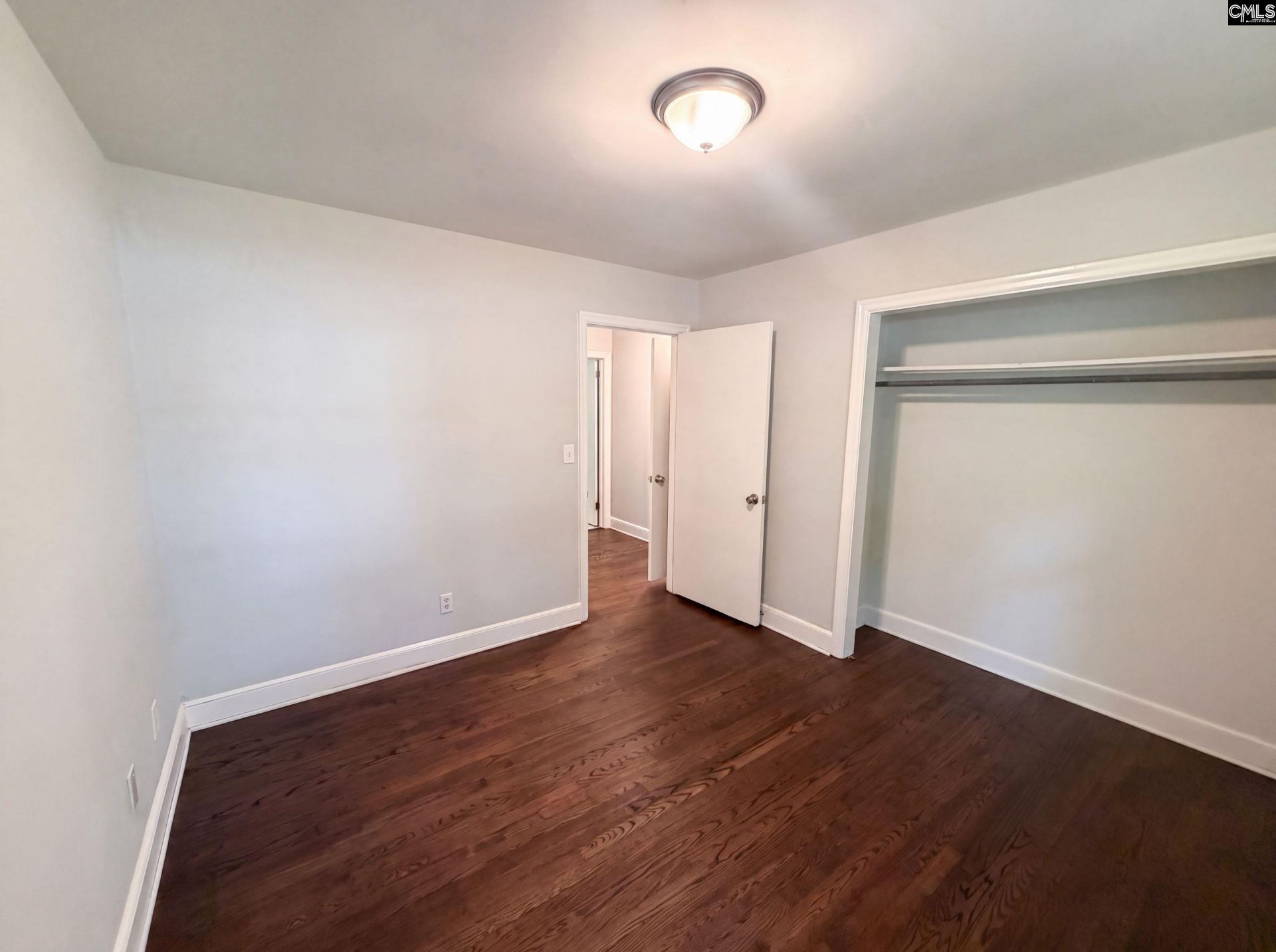 927 Greenlawn Drive  Photo 12