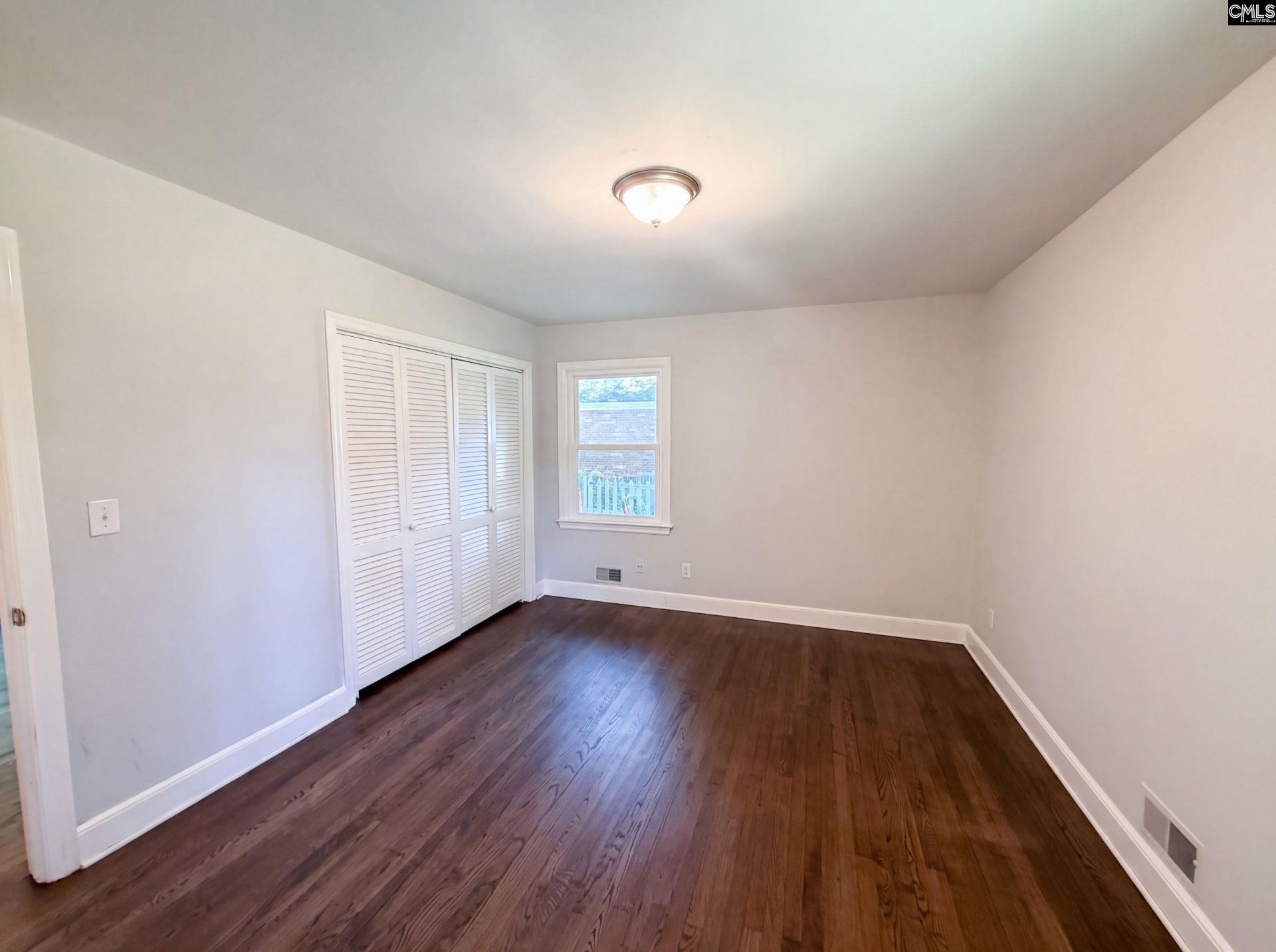 927 Greenlawn Drive  Photo 14