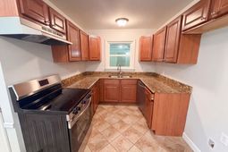 927 Greenlawn Drive  photo 4