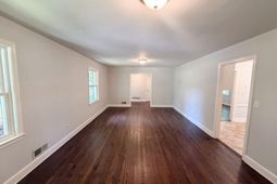 927 Greenlawn Drive  photo 4